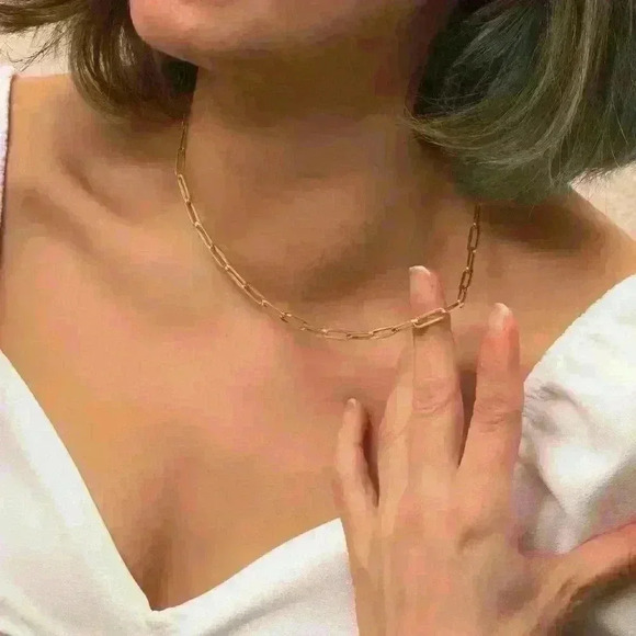 NWT 18K Gold Plated Minimalist Paper Clip Cain Link Layering Necklace - Picture 2 of 16